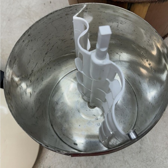 Rustic Wooden Ice Cream Maker - Picture 3 of 3